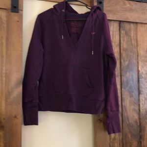 American Eagle V neck sweatshirt